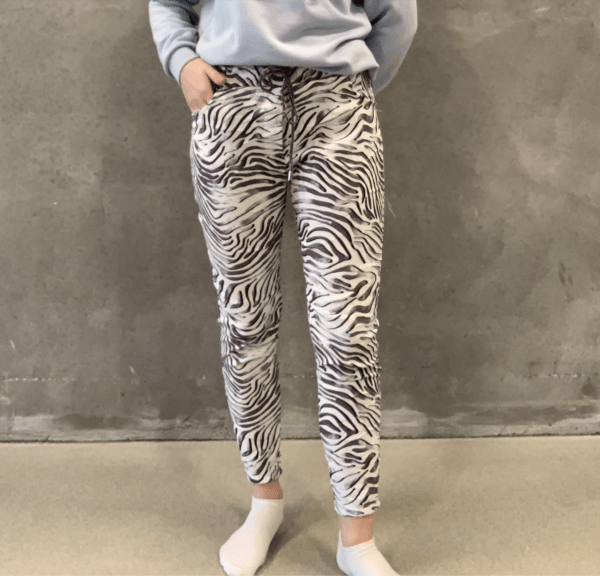 Bukser med lommer og elastik med print