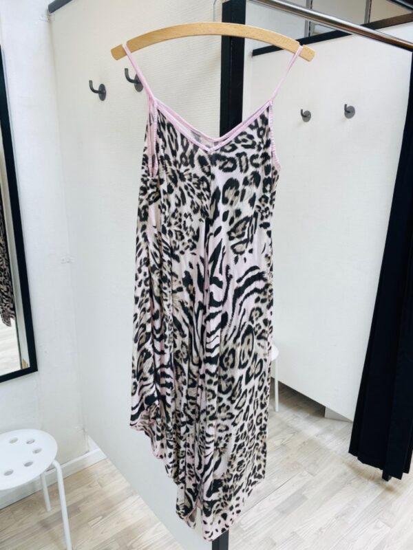 Sommer kjole i leopard med stropper